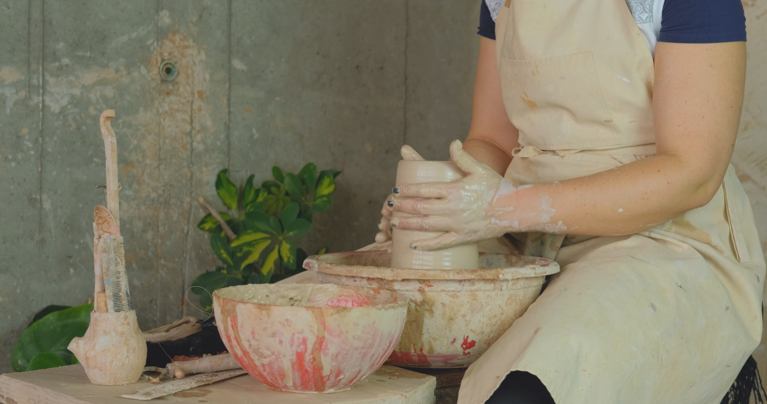 Award in Ceramics – Intermediate: Wheel Throwing